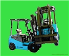2噸電動(dòng)叉車  食品廠冷庫 龍力德帶側(cè)移電動(dòng)叉車